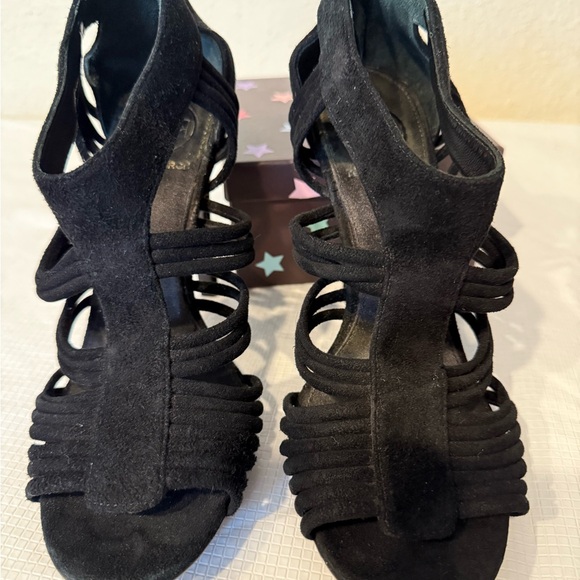 Tory Burch Black Heels Strappy Design ALL LEATHER Good Condition Offers Welcome - Picture 11 of 16